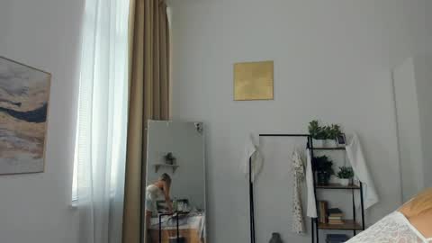 Snapshot of glossybabe_ chatting on 28, 5, 2026 Cherry online show from 28, 5, 2026