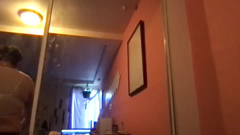 Snapshot of glow92 chatting on 23, 9, 2025 Glow Goddess online show from 23, 9, 2025