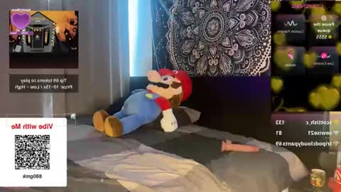 Snapshot of glow92 chatting on 18, 10, 2025 Glow Goddess online show from 18, 10, 2025