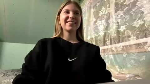 Snapshot of glyndabrierre chatting on 12, 4, 2026 glyndabrierre online show from 12, 4, 2026