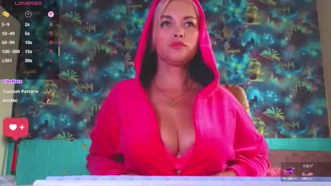 Mrs. Isabella online show from 12, 9, 2025