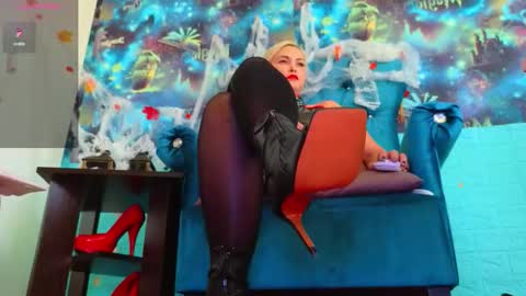 Mrs. Isabella online show from 18, 10, 2025