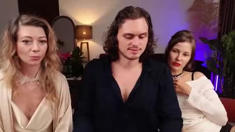   330 UTC2 girls   online show from 14, 12, 2024