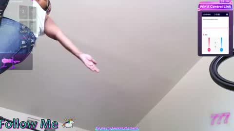 Snapshot of goddess_risquej chatting on 10, 7, 2026 Goddess RIsqueJ online show from 10, 7, 2026