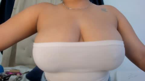 Snapshot of goddesschanell chatting on 6, 2, 2025 CHANELL online show from 6, 2, 2025