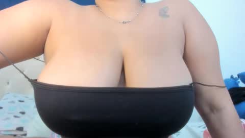 Snapshot of goddesschanell chatting on 8, 11, 2025 CHANELL online show from 8, 11, 2025