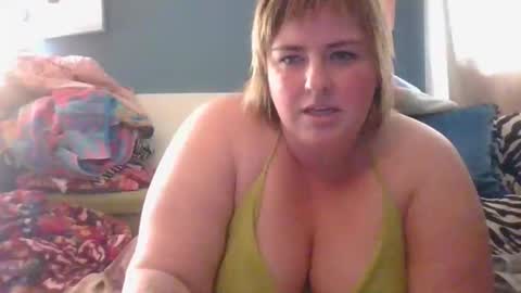 GoddesseE online show from 20, 4, 2026