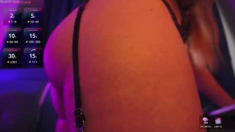 Snapshot of goddesseriss chatting on 28, 10, 2025 MesmErisse online show from 28, 10, 2025