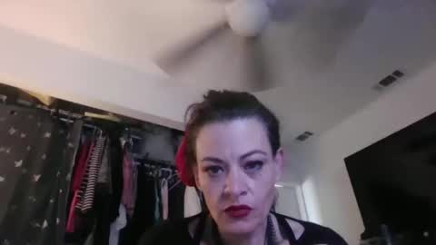 goddessrae19 online show from 2, 12, 2025