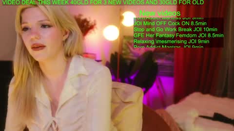 Snapshot of goddesssherry00 chatting on 15, 12, 2024 Goddess Sherry online show from 15, 12, 2024