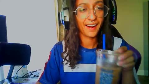 Snapshot of goddessvikkii chatting on 14, 1, 2026 goddessvikkii online show from 14, 1, 2026