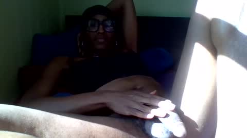 Snapshot of goddexx_kii chatting on 5, 10, 2025 goddexx_kii online show from 5, 10, 2025