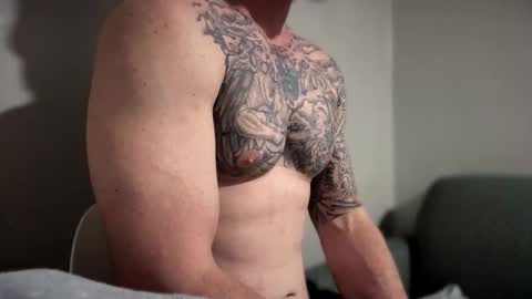 Snapshot of goinwild8900 chatting on 4, 3, 2025 goinwild8900 online show from 4, 3, 2025