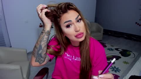 Snapshot of golddivine00 chatting on 5, 2, 2025 Nicole.. online show from 5, 2, 2025