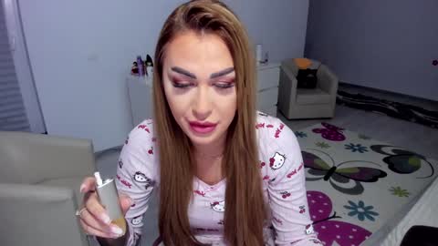 Nicole.. online show from 8, 2, 2025