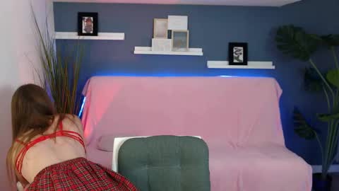 Snapshot of golden__rose chatting on 11, 10, 2025 golden__rose online show from 11, 10, 2025