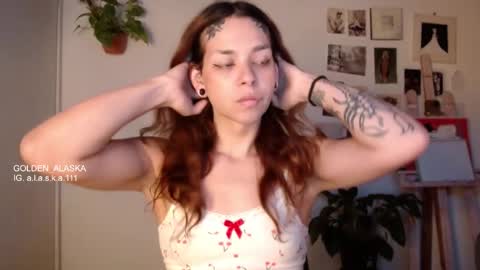 Snapshot of golden_alaska chatting on 18, 10, 2025 Alaska online show from 18, 10, 2025