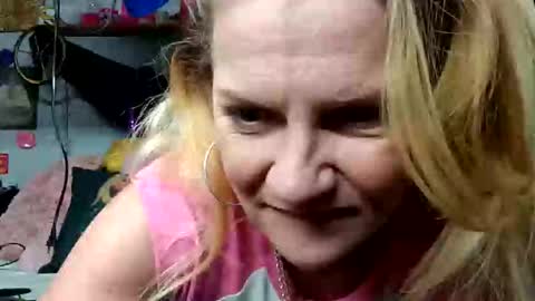 Snapshot of goldendoll1704 chatting on 15, 2, 2026 goldendoll1704 online show from 15, 2, 2026