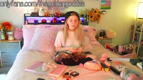 Snapshot of goldengoddessxxx chatting on 3, 10, 2025 Sammy online show from 3, 10, 2025