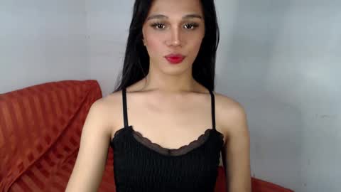 Snapshot of goldenlily69 chatting on 4, 2, 2025 Lily is Gold online show from 4, 2, 2025