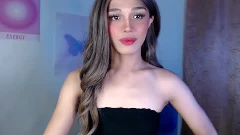 Snapshot of goldenlily69 chatting on 8, 3, 2025 Lily is Gold online show from 8, 3, 2025