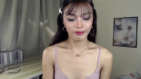 Snapshot of goldenlily69 chatting on 25, 11, 2025 Lily is Gold online show from 25, 11, 2025