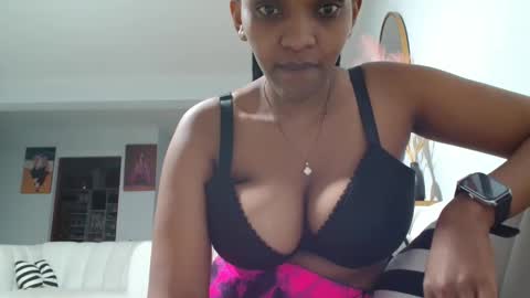 Snapshot of goldenmusexo chatting on 13, 4, 2026 goldenmusexo online show from 13, 4, 2026