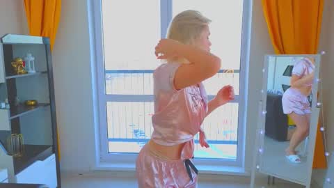 Snapshot of goldensweet_ chatting on 9, 1, 2026 Angie online show from 9, 1, 2026