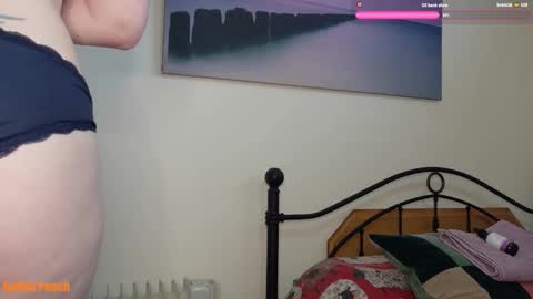 Snapshot of goldie_peach chatting on 7, 10, 2025 Goldie online show from 7, 10, 2025