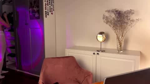 Snapshot of goldydee chatting on 11, 11, 2025 Dee online show from 11, 11, 2025