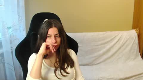 Elizabeth Effie online show from 5, 6, 2026