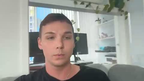 Snapshot of goodboibb2001 chatting on 18, 7, 2026 kylexo online show from 18, 7, 2026