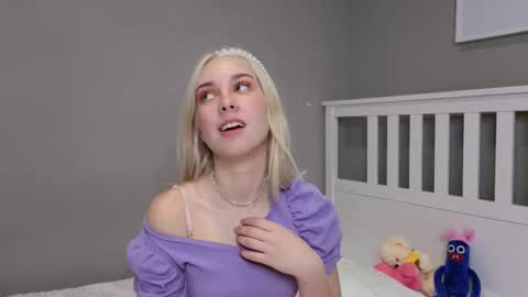 Snapshot of goog_div chatting on 15, 11, 2025 goog_div online show from 15, 11, 2025