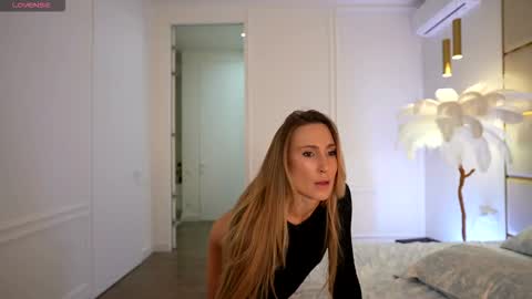 gooodgirlhere online show from 9, 10, 2025