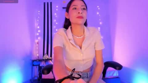 i am Jessi  I love animals and drawing I hope to get along with everyone. XOXO online show from 25, 3, 2026