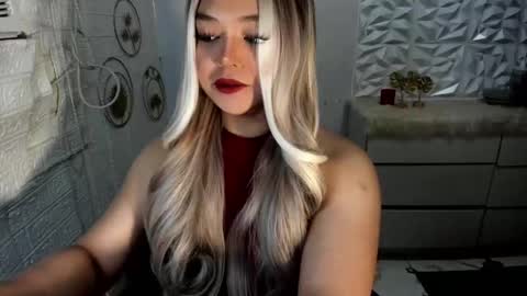 Snapshot of gorgeousamandarose chatting on 15, 10, 2025 Amanda rose online show from 15, 10, 2025