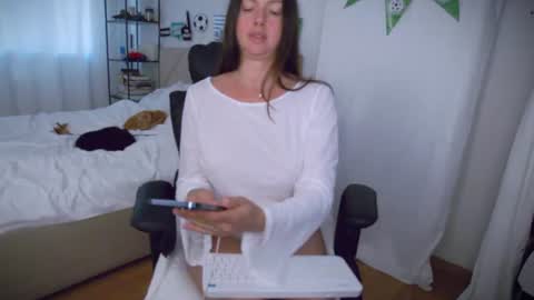 I am Anna ig gorgeousg1rrrl online show from 17, 7, 2026