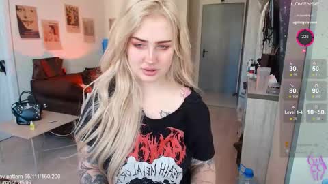 Snapshot of gothkittys chatting on 8, 3, 2026 traumfrau Kira angel face devil eyes I SELL A LOT VIDEO IN GALLERY online show from 8, 3, 2026
