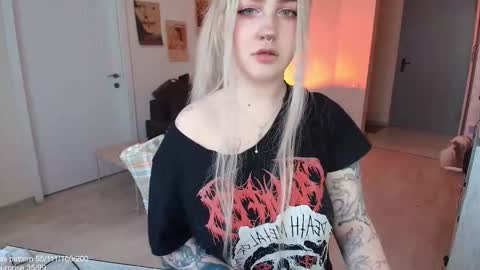 Snapshot of gothkittys chatting on 23, 3, 2026 traumfrau Kira angel face devil eyes I SELL A LOT VIDEO IN GALLERY online show from 23, 3, 2026
