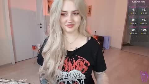 Snapshot of gothkittys chatting on 27, 3, 2026 traumfrau Kira angel face devil eyes I SELL A LOT VIDEO IN GALLERY online show from 27, 3, 2026