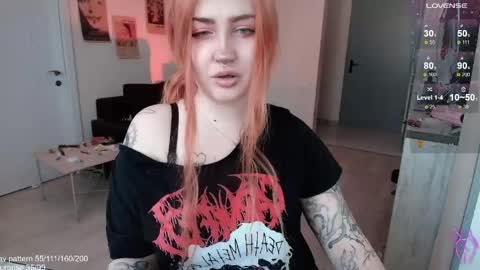 Snapshot of gothkittys chatting on 29, 4, 2026 traumfrau Kira angel face devil eyes I SELL A LOT VIDEO IN GALLERY online show from 29, 4, 2026
