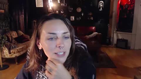 Snapshot of gothstripper chatting on 26, 9, 2025 Hezra online show from 26, 9, 2025