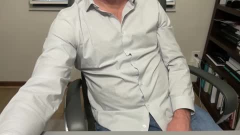 Snapshot of gqimage chatting on 4, 3, 2025 GQImage online show from 4, 3, 2025