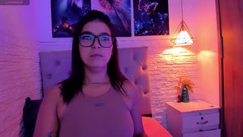 Snapshot of graceymilf999 chatting on 6, 3, 2025 Gracey Milf online show from 6, 3, 2025