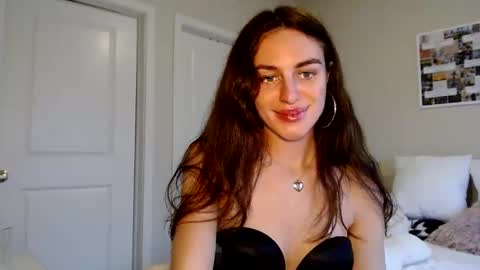 Snapshot of graciesmith27 chatting on 3, 2, 2025 Gracie Smith online show from 3, 2, 2025