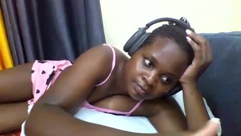 Snapshot of grannylover_ chatting on 3, 12, 2025 grannylover_ online show from 3, 12, 2025