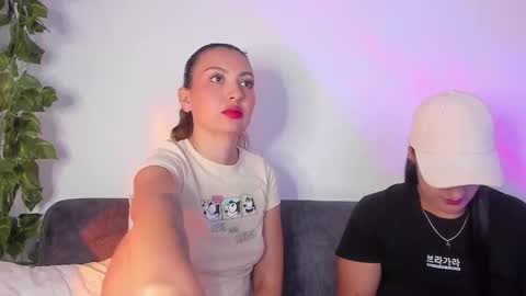 Snapshot of grave_duo chatting on 5, 12, 2025 GRAVE DUO online show from 5, 12, 2025