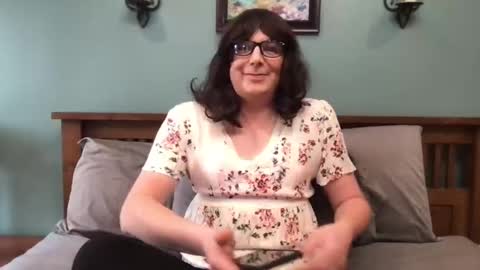 Also Khloe online show from 3, 2, 2025