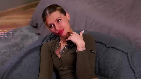 Snapshot of greengazon chatting on 7, 11, 2025 Kelly online show from 7, 11, 2025