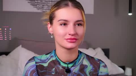 Snapshot of greengazon chatting on 12, 11, 2025 Kelly online show from 12, 11, 2025